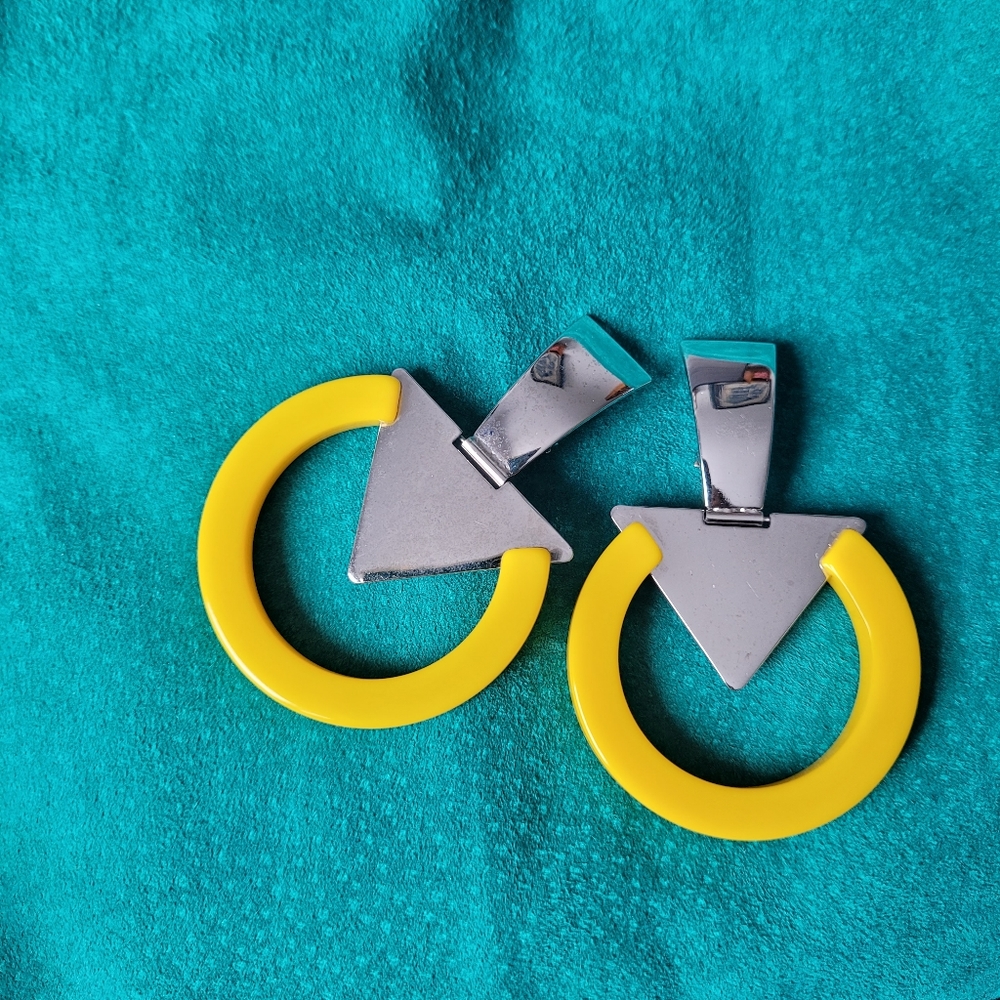 Vintage 80's large yellow clip-on hoop earrings
